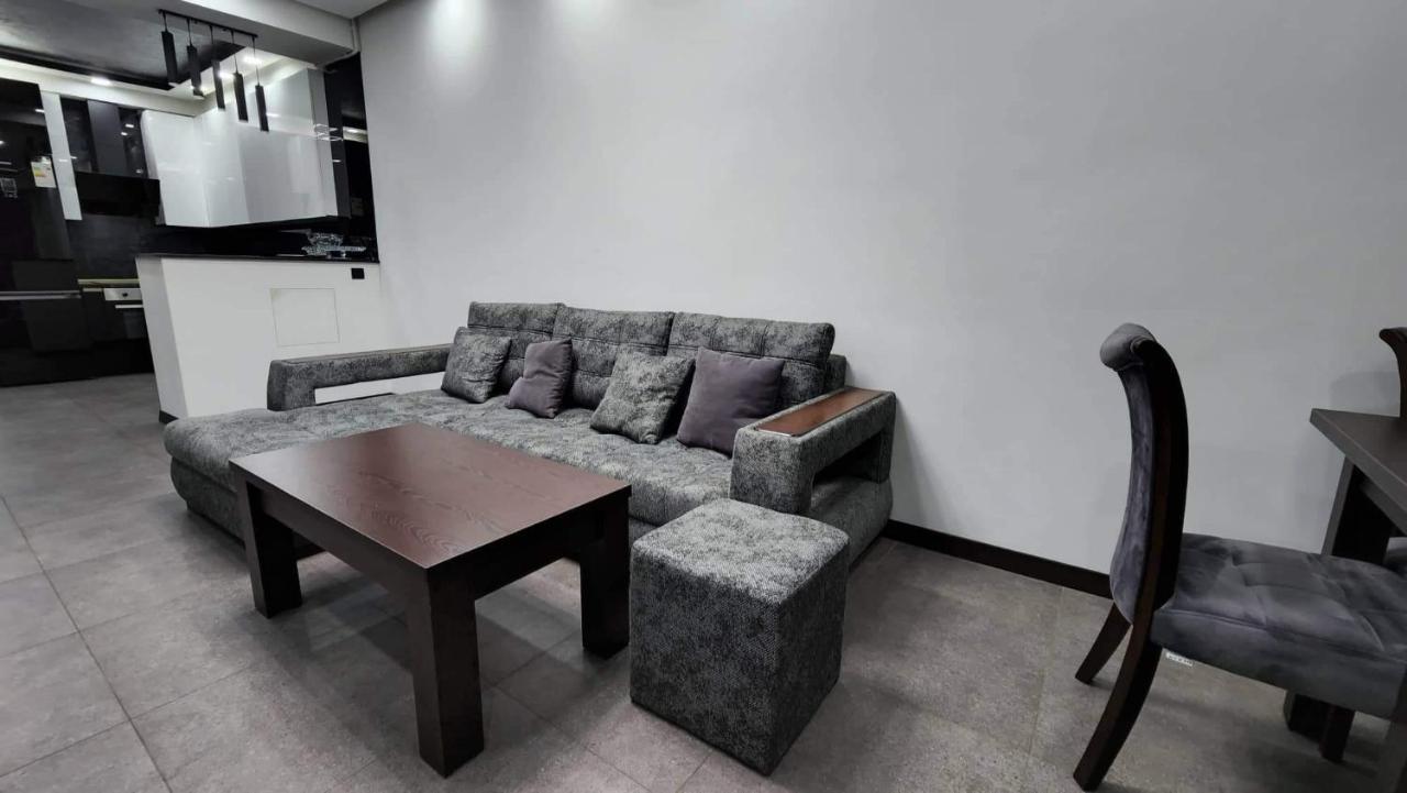 Luxuary 2Bedroom 2 Bathroom Apartment With Jacuzzi Yerevan Luaran gambar
